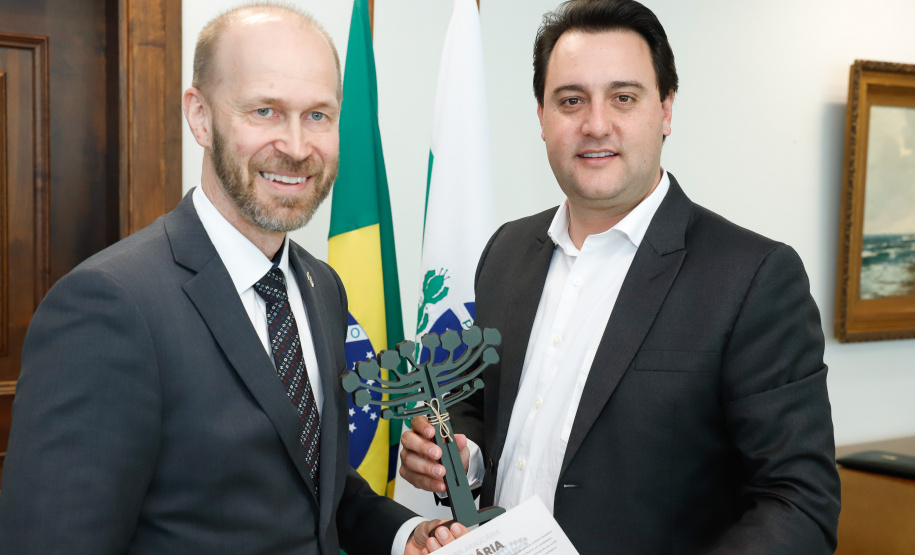 Governador Carlos Massa Ratinho Junior recebe o embaixador da Finlândia, Jouko Leinonen. Curitiba,01/10/2019.