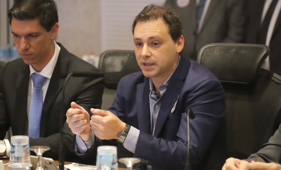 O vice-governador Darci Piana, coordenou a 1a reunião do secretariádo de 2020. N/F: Caio Piza, departamento de Avaliação de Impacto do Banco Mundial.
Curitiba, 14-01-20.
Foto: Arnaldo Alves / AEN