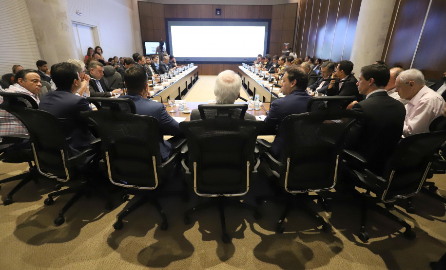 O vice-governador Darci Piana, coordenou a 1a reunião do secretariádo de 2020.
Curitiba, 14-01-20.
Foto: Arnaldo Alves / AEN