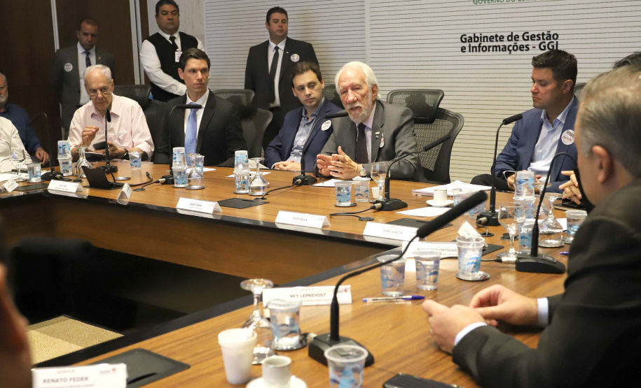 O vice-governador Darci Piana, coordenou a 1a reunião do secretariádo de 2020.
Curitiba, 14-01-20.
Foto: Arnaldo Alves / AEN