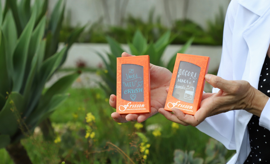 O Banco da Mulher Paranaense, programa gerenciado pela Fomento Paraná, completou três meses em dezembro colecionando bons indicadores.Na foto, empresa especializada na impressão de adesivos comestíveis em chocolates. Foto: José Fernando Ogura/AEN