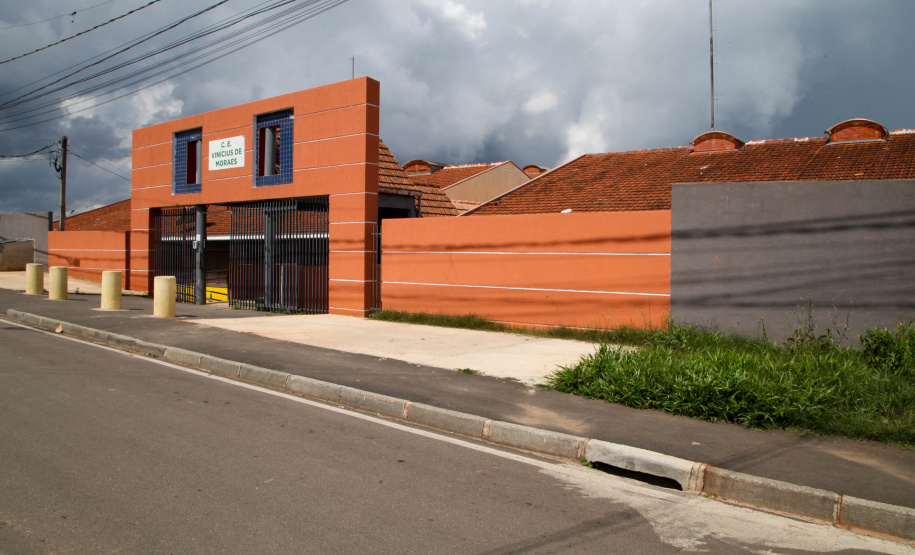 A rede estadual de educação do Paraná terá quatro escolas cívico-militares a partir de 2020. O projeto-piloto é parte do Programa Nacional Escolas Cívico-Militares, do Ministério da Educação e Cultura, e será implementado nos colégios estaduais Beatriz Faria Ansay, em Curitiba; Professora Adélia Barbosa, em Londrina; Tancredo Neves, em Foz do Iguaçu; e Vinícius de Moraes, em Colombo. Foto: Ari Dias/AEN