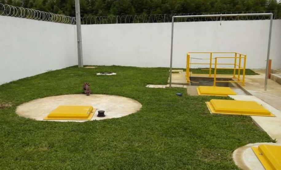 Sanepar implanta serviço de esgoto na Vila Janaína, em Curitiba. Foto: Sanepar