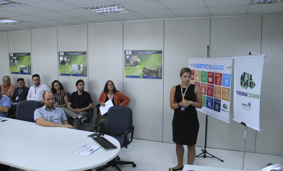 Dirigentes e técnicos do Serviço Social Autônomo (Paranacidade) apresentaram nesta quinta-feira (16) a integrantes da Comissão de Voluntárias em Prol de Cidades Mais Inclusivas para as Mulheres, do Conselho de Urbanismo e Arquitetura do Paraná, Programas de Ação a Secretaria do Desenvolvimento Urbano e de Obras Públicas e do Paranacidade, com vistas à promoção do desenvolvimento urbano no Estado.