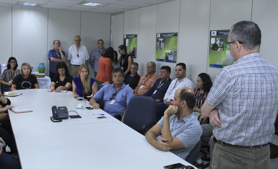 Dirigentes e técnicos do Serviço Social Autônomo (Paranacidade) apresentaram nesta quinta-feira (16) a integrantes da Comissão de Voluntárias em Prol de Cidades Mais Inclusivas para as Mulheres, do Conselho de Urbanismo e Arquitetura do Paraná, Programas de Ação a Secretaria do Desenvolvimento Urbano e de Obras Públicas e do Paranacidade, com vistas à promoção do desenvolvimento urbano no Estado.