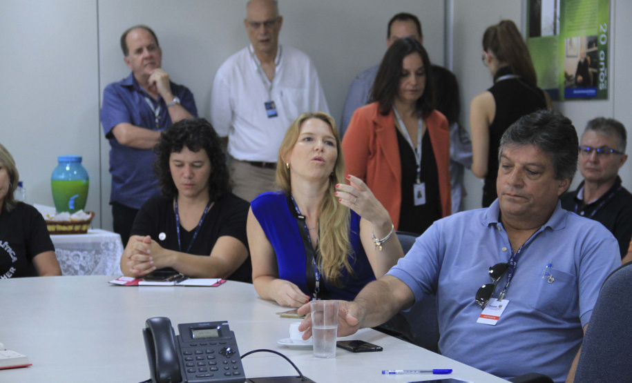 Dirigentes e técnicos do Serviço Social Autônomo (Paranacidade) apresentaram nesta quinta-feira (16) a integrantes da Comissão de Voluntárias em Prol de Cidades Mais Inclusivas para as Mulheres, do Conselho de Urbanismo e Arquitetura do Paraná, Programas de Ação a Secretaria do Desenvolvimento Urbano e de Obras Públicas e do Paranacidade, com vistas à promoção do desenvolvimento urbano no Estado.