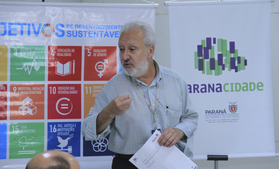 Dirigentes e técnicos do Serviço Social Autônomo (Paranacidade) apresentaram nesta quinta-feira (16) a integrantes da Comissão de Voluntárias em Prol de Cidades Mais Inclusivas para as Mulheres, do Conselho de Urbanismo e Arquitetura do Paraná, Programas de Ação a Secretaria do Desenvolvimento Urbano e de Obras Públicas e do Paranacidade, com vistas à promoção do desenvolvimento urbano no Estado.