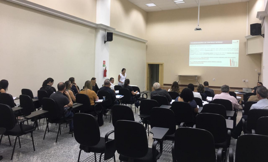 Iniciativa inédita do Governo do Paraná vai ampliar a atuação de agentes de controle interno para avaliação e monitoramento de políticas públicas, mensurando sua efetividade para o atendimento da população. Os mais de 60 agentes dos órgãos e entidades do Governo do Estado passarão por treinamento específico, no 1.º Ciclo de Aprimoramento do Controle Interno do Paraná, que começou nesta quinta-feira (16). Foto:CGE