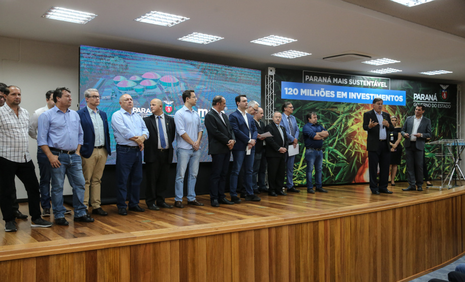 O Governador Carlos Massa Ratinho Junior lança nesta sexta-feira (17/01) o  projeto de transformação de subprodutos da agropecuária e da agroindústria em energias renováveis, no Biopark em Toledo. Serão implantadas uma usina de biometano (combustível veicular) e duas de geração de energia elétrica, a partir de dejetos suínos. Toledo, 17/01/2020 -  Foto: Geraldo Bubniak/AEN