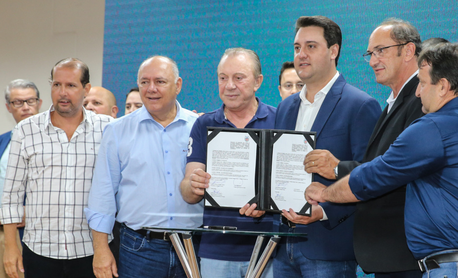 A Companhia de Saneamento do Paraná (Sanepar) vai investir R$ 152 milhões nos sistemas de água e de esgoto sanitário de Toledo, na Região Oeste. O valor será aplicado nos próximos cinco anos, conforme anúncio feito pelo governador Carlos Massa Ratinho Junior nesta sexta-feira (17), que cumpriu agenda no município. Toledo, 17/01/2020 -  Foto: Geraldo Bubniak/AEN