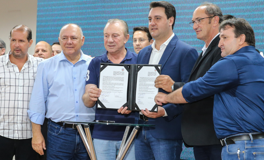 A Companhia de Saneamento do Paraná (Sanepar) vai investir R$ 152 milhões nos sistemas de água e de esgoto sanitário de Toledo, na Região Oeste. O valor será aplicado nos próximos cinco anos, conforme anúncio feito pelo governador Carlos Massa Ratinho Junior nesta sexta-feira (17), que cumpriu agenda no município. Toledo, 17/01/2020 -  Foto: Geraldo Bubniak/AEN