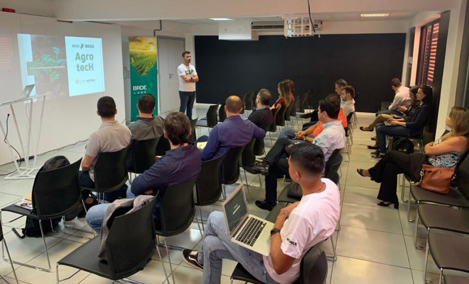 O BRDE Labs promove workshop sobre inovação no agronegócio, e dentro do escopo do Programa aconteceu na quarta-feira (15) o evento “Desafios de Inovação no Agronegócio”. Foram apresentados os principais desafios do agronegócio e as tendências do setor para os representantes das cooperativas participantes, como Cocamar, Copacol e Coopavel.  Foto: BRDE