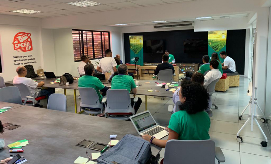 O BRDE Labs promove workshop sobre inovação no agronegócio, e dentro do escopo do Programa aconteceu na quarta-feira (15) o evento “Desafios de Inovação no Agronegócio”. Foram apresentados os principais desafios do agronegócio e as tendências do setor para os representantes das cooperativas participantes, como Cocamar, Copacol e Coopavel.  Foto: BRDE