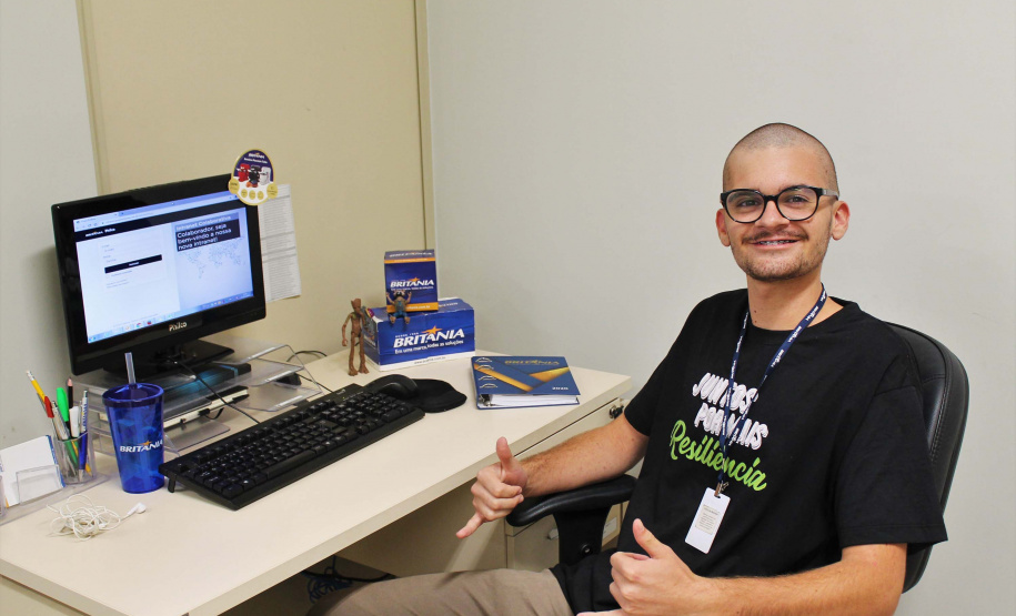 Lucas Viana Castilho, 17 anos, foi aprovado em Ciências Contábeis. Natural de São Paulo e residente de Curitiba há dois anos, sempre estudou em escolas públicas. Para se preparar para o vestibular da UFPR, também contou com o auxílio de um cursinho solidário tocado aos fins de semana e feriados por estudantes e ex-estudantes da universidade. Foto:SEED