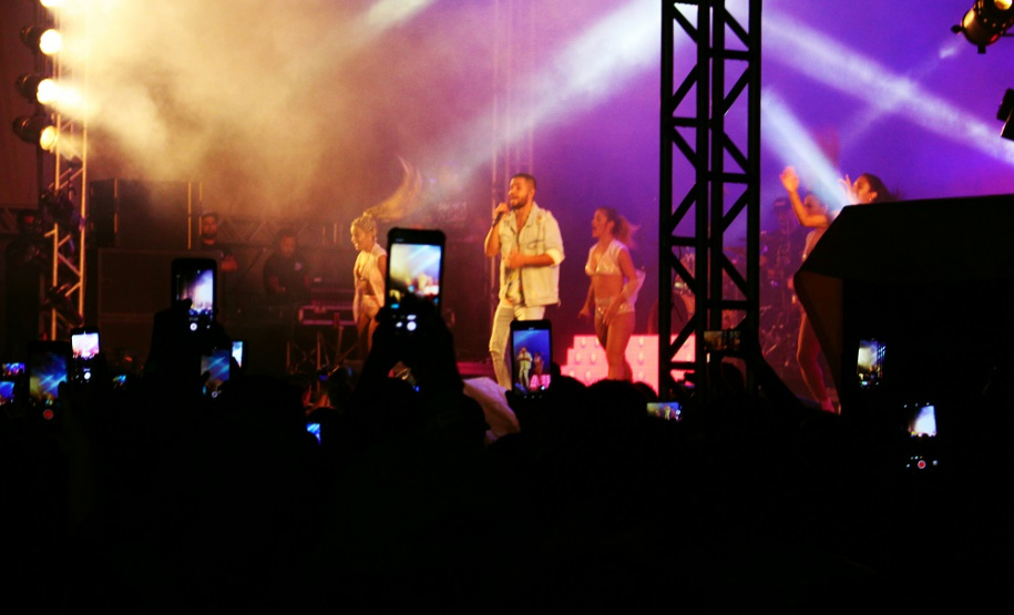 Show de Jerry Smith reúne mais de 20 mil em Matinhos. Foto:SESP