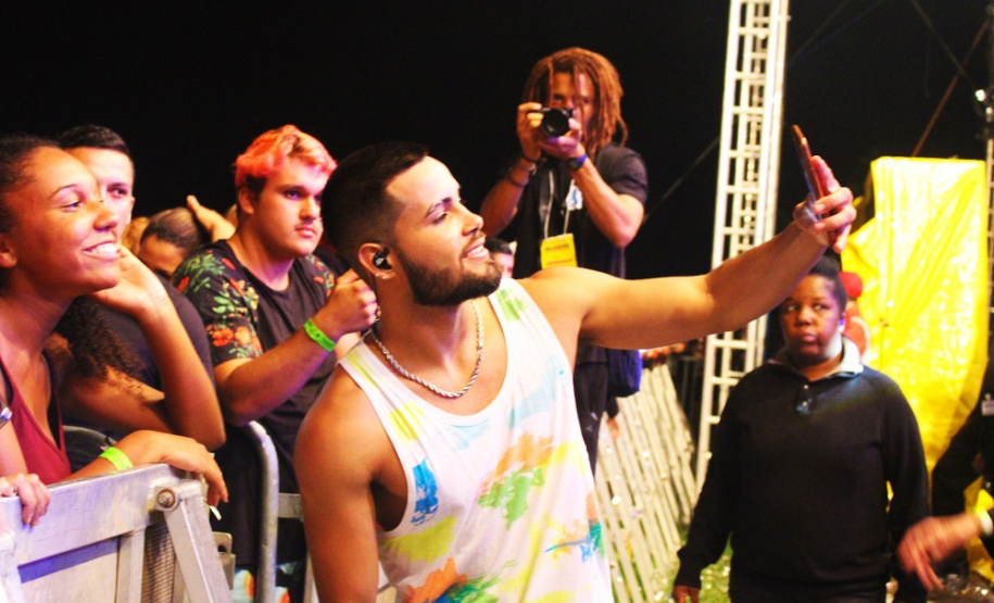 Show de Jerry Smith reúne mais de 20 mil em Matinhos. Foto:SESP