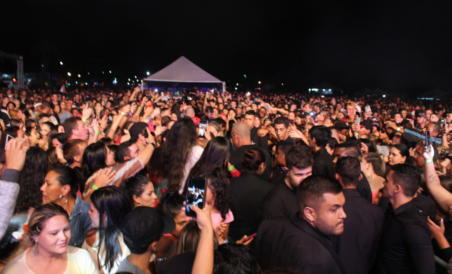 Show de Jerry Smith reúne mais de 20 mil em Matinhos. Foto:SESP