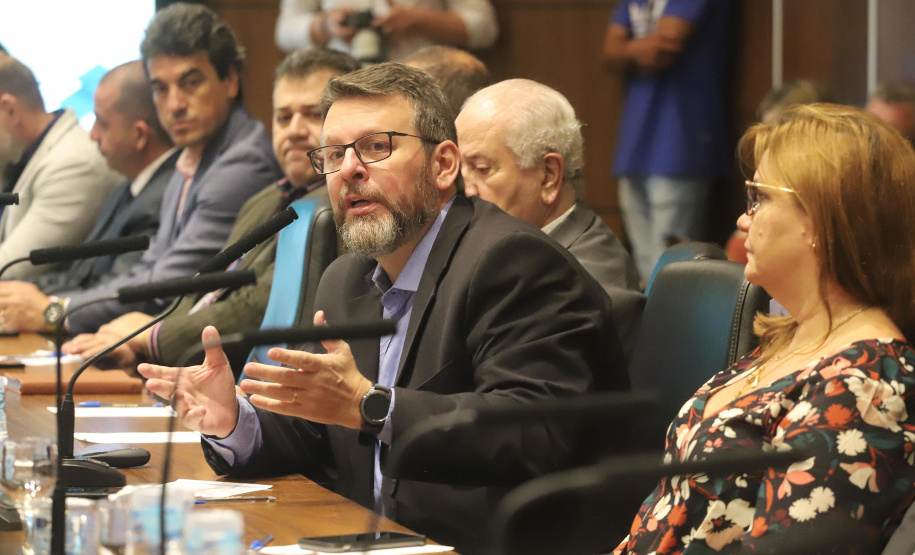 O governador Carlos Massa Ratinho Junior participa da reunião do secretariado. N/F: presidente do BRDE, Wilson Bley.
Curitiba, 21-01-20.
Foto: Arnaldo Alves / AEN.