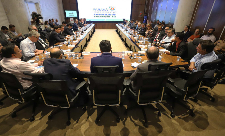 O governador Carlos Massa Ratinho Junior participa da reunião do secretariado. N/F: secretário de Saúde, Beto Preto.
Curitiba, 21-01-20.
Foto: Arnaldo Alves / AEN.