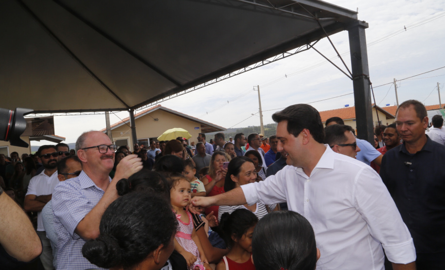 O governador Carlos Massa Ratinho Junior entrega 200 casas a famílias de Jaguariaíva.  Foto: Gilson Abreu/AEN