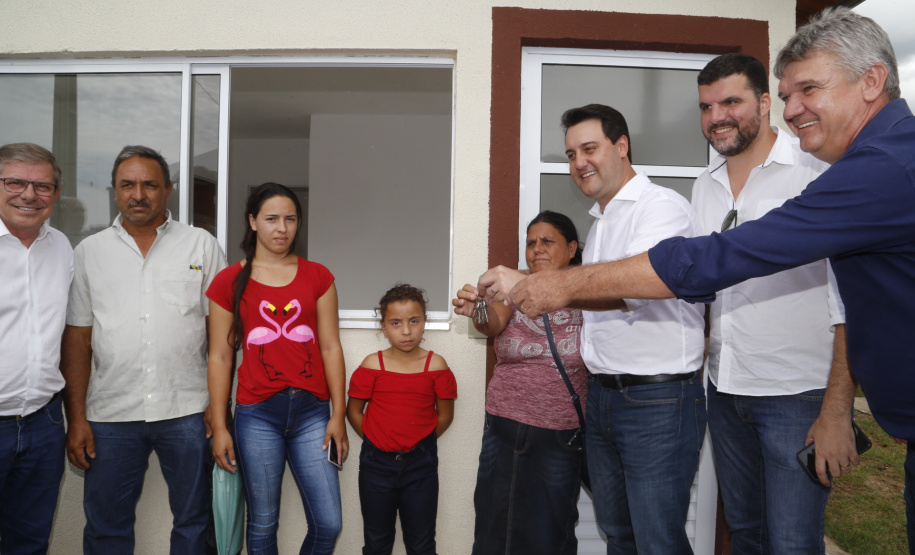 O governador Carlos Massa Ratinho Junior entrega 200 casas a famílias de Jaguariaíva.  Foto: Gilson Abreu/AEN