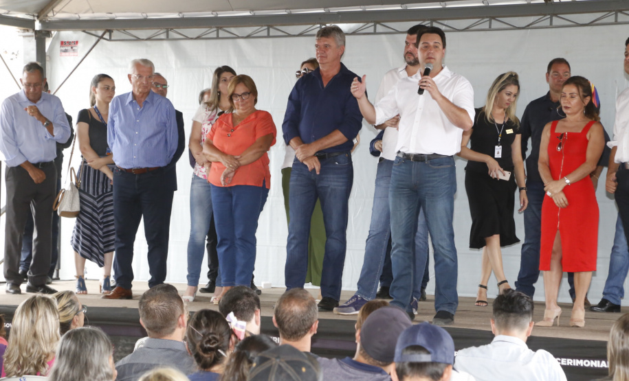 O governador Carlos Massa Ratinho Junior entrega 200 casas a famílias de Jaguariaíva.  Foto: Gilson Abreu/AEN