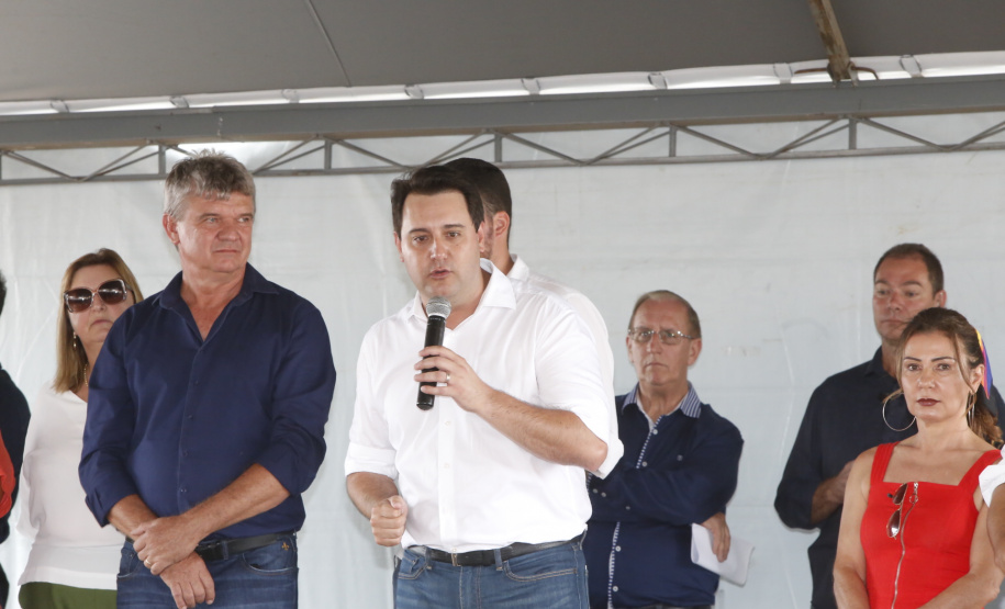 O governador Carlos Massa Ratinho Junior entrega 200 casas a famílias de Jaguariaíva.  Foto: Gilson Abreu/AEN