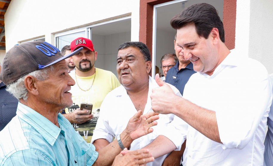 O governador Carlos Massa Ratinho Junior entrega  200 casas a famílias de Jaguariaíva.