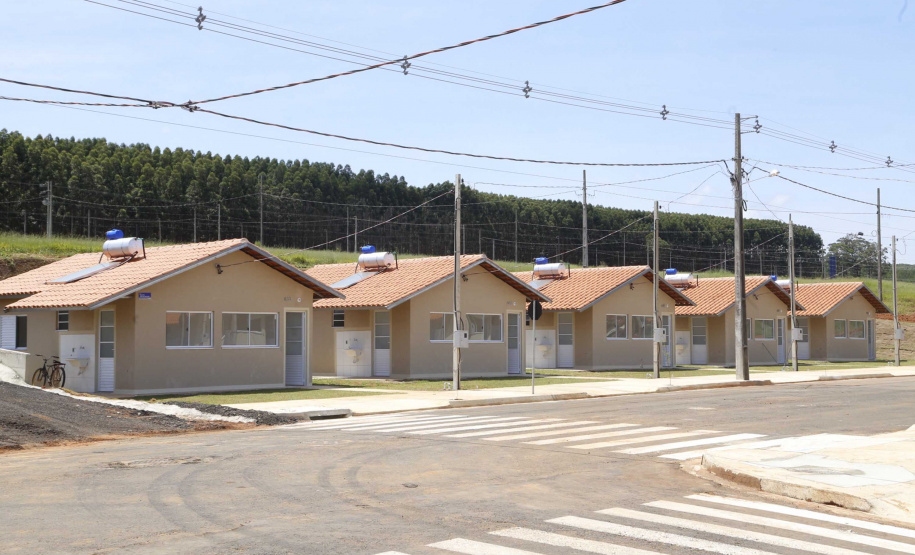 O governador Carlos Massa Ratinho Junior entrega 200 casas a famílias de Jaguariaíva.  Foto: Gilson Abreu/AEN