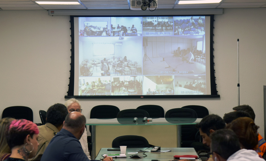 A Defesa Civil realizou nesta quarta-feira (22) videoconferência sobre a instalação de gabinetes de crise e decretação de situação de emergência para representantes de municípios de todas as regiões do Paraná. Foi na sede da Secretaria da Saúde do Paraná, como parte das ações do Comitê Intersetorial de Controle da Dengue.Foto:SESA