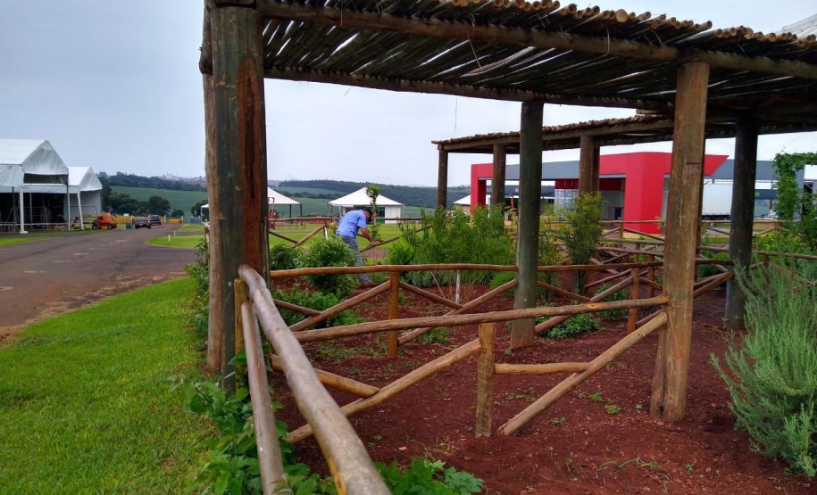 Uma das áreas destinadas ao Instituto de Desenvolvimento Rural do Paraná – Iapar-Emater reúne diferentes culturas e práticas agropecuárias. O evento, um dos principais do setor no País, deve receber cerca de 100 mil pessoas durante os cinco dias. Foto: Emater