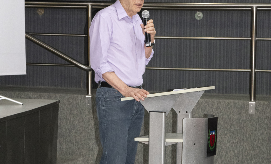 Um novo grupo de 35 servidores públicos estaduais está participando do curso de integração funcional para iniciar suas atividades no quadro executivo do poder estadual. A Escola de Gestão do Paraná preparou a formação - que tem 40 horas de duração – e visa apresentar aos novos servidores as diferentes instâncias do executivo estadual. Foto:
Carlos Winnikes/SEAP