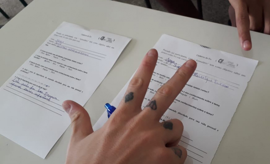 Em janeiro, durante o período de férias escolares, os adolescentes que cumprem medidas socioeducativa no Paraná têm a oportunidade de participar dos cursos de qualificação profissional do Centro de Integração Empresa Escola (Ciee-PR). Foto:SEJUF