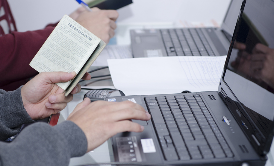 Saldo de empregos cresce 24,2% no Paraná é o melhor desde 2013