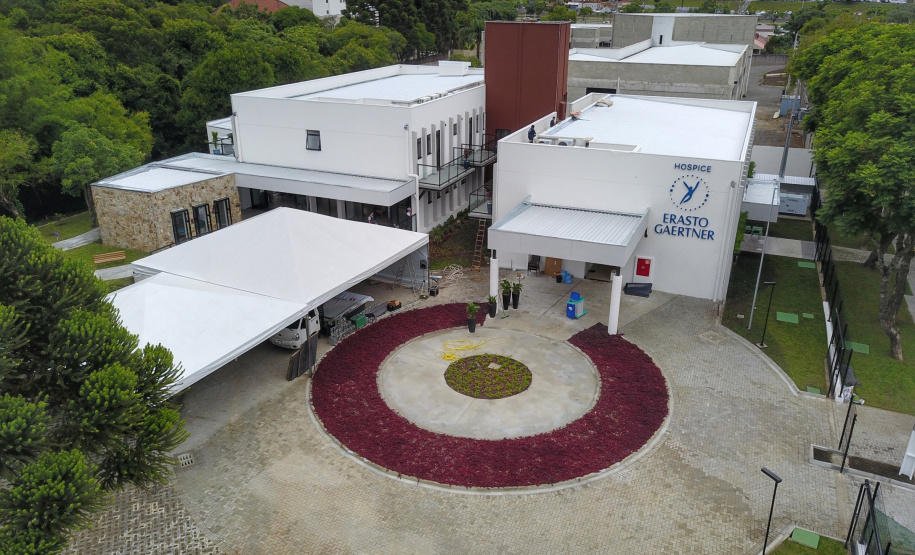 A primeira unidade de cuidados paliativos do Sul do Brasil com atendimento pelo Sistema Único de Saúde (SUS), o Hospice Erasto Gaertner, foi inaugurada nesta sexta-feira (24), em Curitiba, com a presença do governador Carlos Massa Ratinho Junior. Foto: José Fernando Ogura/AEN