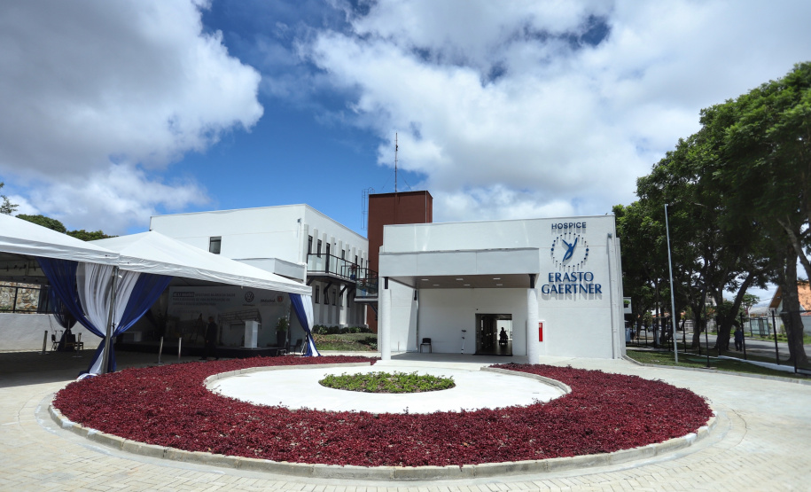 A primeira unidade de cuidados paliativos do Sul do Brasil com atendimento pelo Sistema Único de Saúde (SUS), o Hospice Erasto Gaertner, foi inaugurada nesta sexta-feira (24), em Curitiba, com a presença do governador Carlos Massa Ratinho Junior. Foto: José Fernando Ogura/AEN