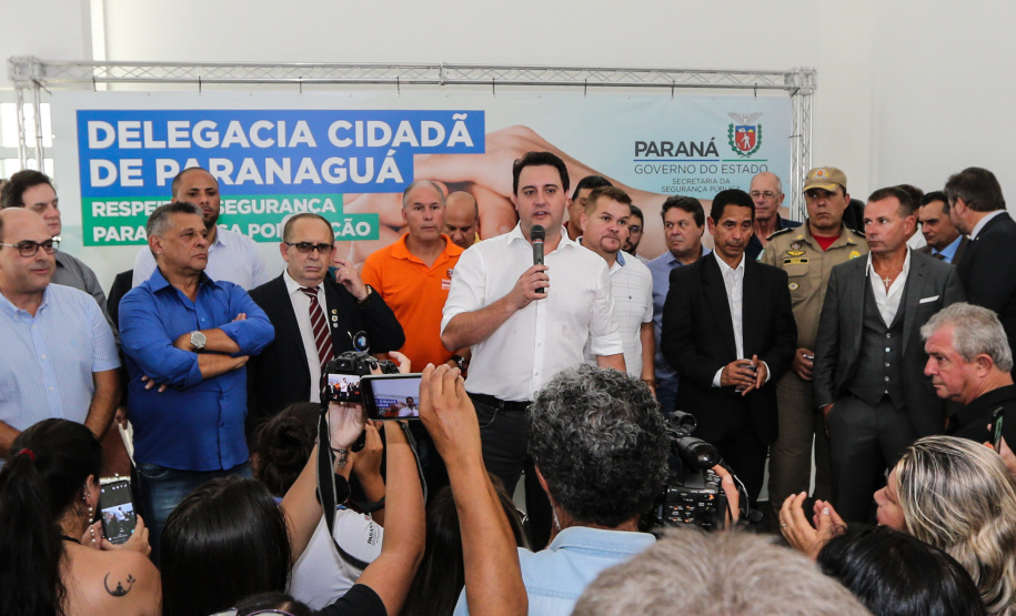 O Governador Carlos Massa Ratinho Junior inaugura nesta sexta-feira (24) a Delegacia Cidadã de Paranaguá, no Litoral. O novo prédio conta com toda estrutura adequada para atendimento ao público, com sala de plantão, investigação, cartório e demais departamentos administrativos. Os investimentos ultrapassam R$ 5 milhões.Paranaguá, 24/01/2020 -  Foto: Geraldo Bubniak/AEN