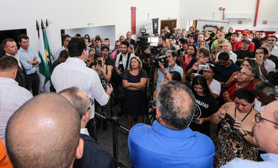 O Governador Carlos Massa Ratinho Junior inaugura nesta sexta-feira (24) a Delegacia Cidadã de Paranaguá, no Litoral. O novo prédio conta com toda estrutura adequada para atendimento ao público, com sala de plantão, investigação, cartório e demais departamentos administrativos. Os investimentos ultrapassam R$ 5 milhões.Paranaguá, 24/01/2020 -  Foto: Geraldo Bubniak/AEN