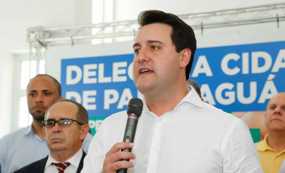 O governador Carlos Massa Ratinho Junior inaugurou nesta sexta-feira (24) a Delegacia Cidadã de Paranaguá, no Litoral do Estado. São cerca de 6,8 mil metros quadrados de área construída. É a maior unidade desse modelo que oferta atendimento especializado do Paraná. Os investimentos somaram mais de R$ 5 milhões.