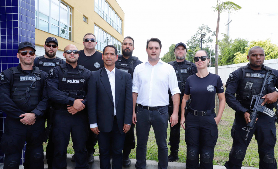 O governador Carlos Massa Ratinho Junior inaugurou nesta sexta-feira (24) a Delegacia Cidadã de Paranaguá, no Litoral do Estado. São cerca de 6,8 mil metros quadrados de área construída. É a maior unidade desse modelo que oferta atendimento especializado do Paraná. Os investimentos somaram mais de R$ 5 milhões.