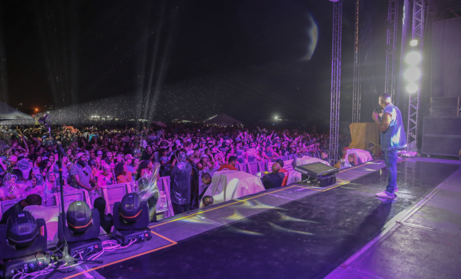 Show de Alexandre Pires em Matinhos nesta sexta-feira (24). O show é gratuitos e faz parte da programação cultural do Verão Maior e são promovidos pelo Governo do Estado em parceria com a Renault do Brasil.    Matinhos, 24/01/2020 -  Foto: Geraldo Bubniak/AEN