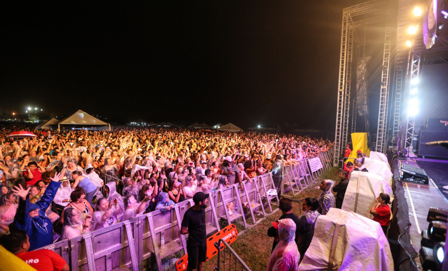 Show de Alexandre Pires em Matinhos nesta sexta-feira (24). O show é gratuitos e faz parte da programação cultural do Verão Maior e são promovidos pelo Governo do Estado em parceria com a Renault do Brasil.    Matinhos, 24/01/2020 -  Foto: Geraldo Bubniak/AEN