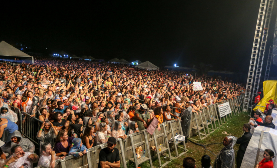Show de Alexandre Pires em Matinhos nesta sexta-feira (24). O show é gratuitos e faz parte da programação cultural do Verão Maior e são promovidos pelo Governo do Estado em parceria com a Renault do Brasil.    Matinhos, 24/01/2020 -  Foto: Geraldo Bubniak/AEN