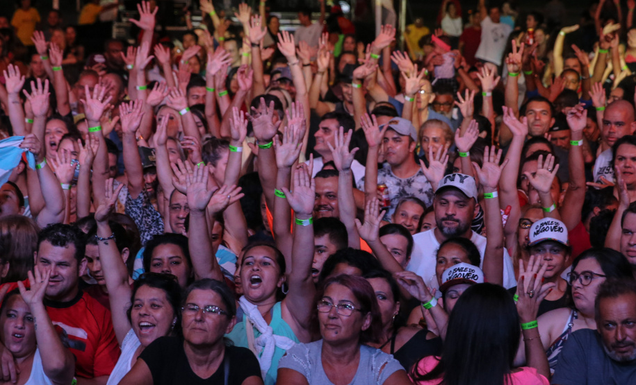 Show de Alexandre Pires em Matinhos nesta sexta-feira (24). O show é gratuitos e faz parte da programação cultural do Verão Maior e são promovidos pelo Governo do Estado em parceria com a Renault do Brasil.    Matinhos, 24/01/2020 -  Foto: Geraldo Bubniak/AEN