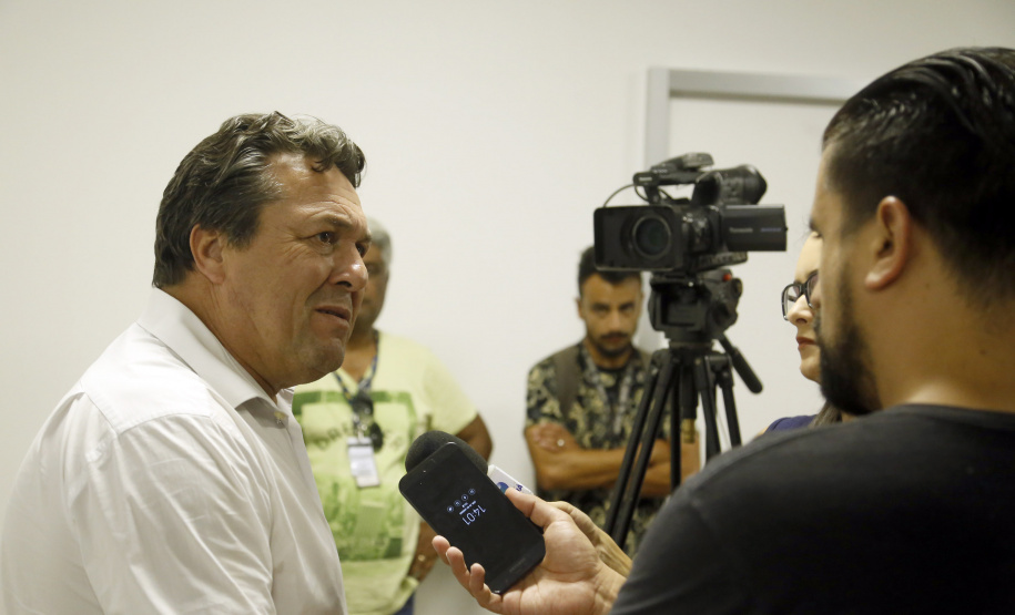 Umuarama recebe mais de 15 milhoes de reais em obras, alem de 900 mil para implementacao de um parque urbano, assinam os recursos os secretarios Joao Carlos Ortega e Marcio Nunes que representaram o governador Carlos Massa Ratinho Junior.
Foto Gilson Abreu/Aen