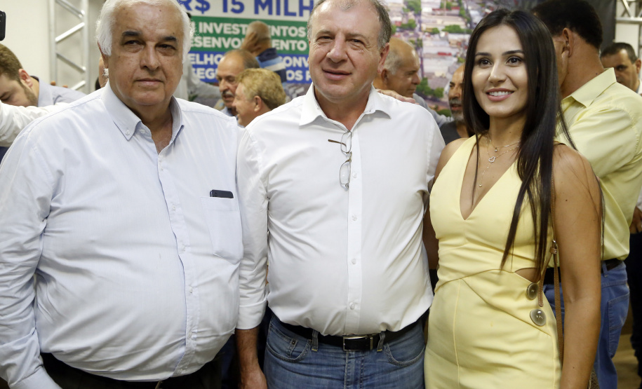 Umuarama recebe mais de 15 milhoes de reais em obras, alem de 900 mil para implementacao de um parque urbano, assinam os recursos os secretarios Joao Carlos Ortega e Marcio Nunes que representaram o governador Carlos Massa Ratinho Junior.
Foto Gilson Abreu/Aen