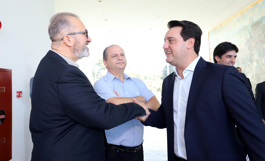 O governador Carlos Massa Ratinho Junior reúne-se com a bancada de deputados federais do Paraná, em Curitiba. 
Curitiba, 27-01-20
Foto: Arnaldo Alves / AEN.