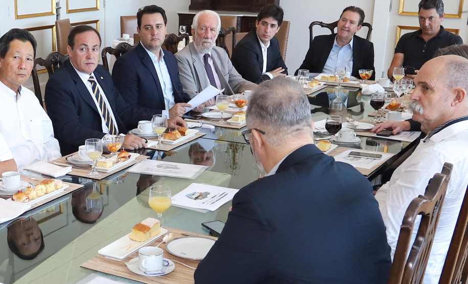 O governador Carlos Massa Ratinho Junior reúne-se com a bancada de deputados federais do Paraná, em Curitiba. 
Curitiba, 27-01-20
Foto: Arnaldo Alves / AEN.