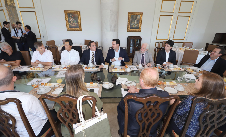 O governador Carlos Massa Ratinho Junior reúne-se com a bancada de deputados federais do Paraná, em Curitiba. 
Curitiba, 27-01-20
Foto: Arnaldo Alves / AEN.