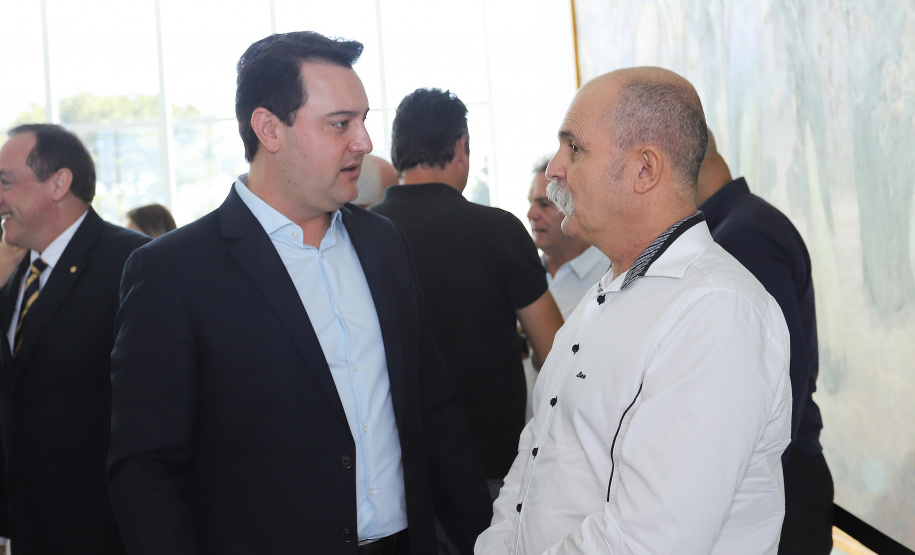 O governador Carlos Massa Ratinho Junior reúne-se com a bancada de deputados federais do Paraná, em Curitiba. N/F: dep. sg. Faur.
Curitiba, 27-01-20
Foto: Arnaldo Alves / AEN.